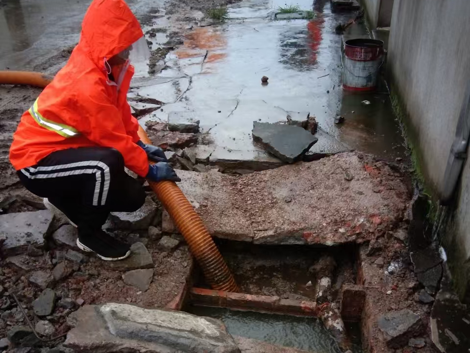 肥城专业清理污水池 炜誉市政以规范流程守护城市 “肠道”